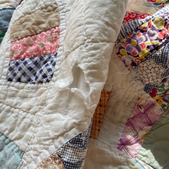 Vintage Handmade Double Wedding Ring Patchwork Quilt 84x64 Feedsack Fabrics - Picture 5 of 16